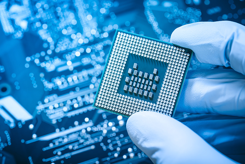 花瓣素材_电脑芯片,电路板,拿着,技术员,在上面,青绿色,绝对无尘室,电子行业,晶体管,新的_4514429.jpg 花瓣素材_电脑芯片,电路板,拿着,技术员,在上面,青绿色,绝对无尘室,电子行业,晶体管,新的_4514429.jpg